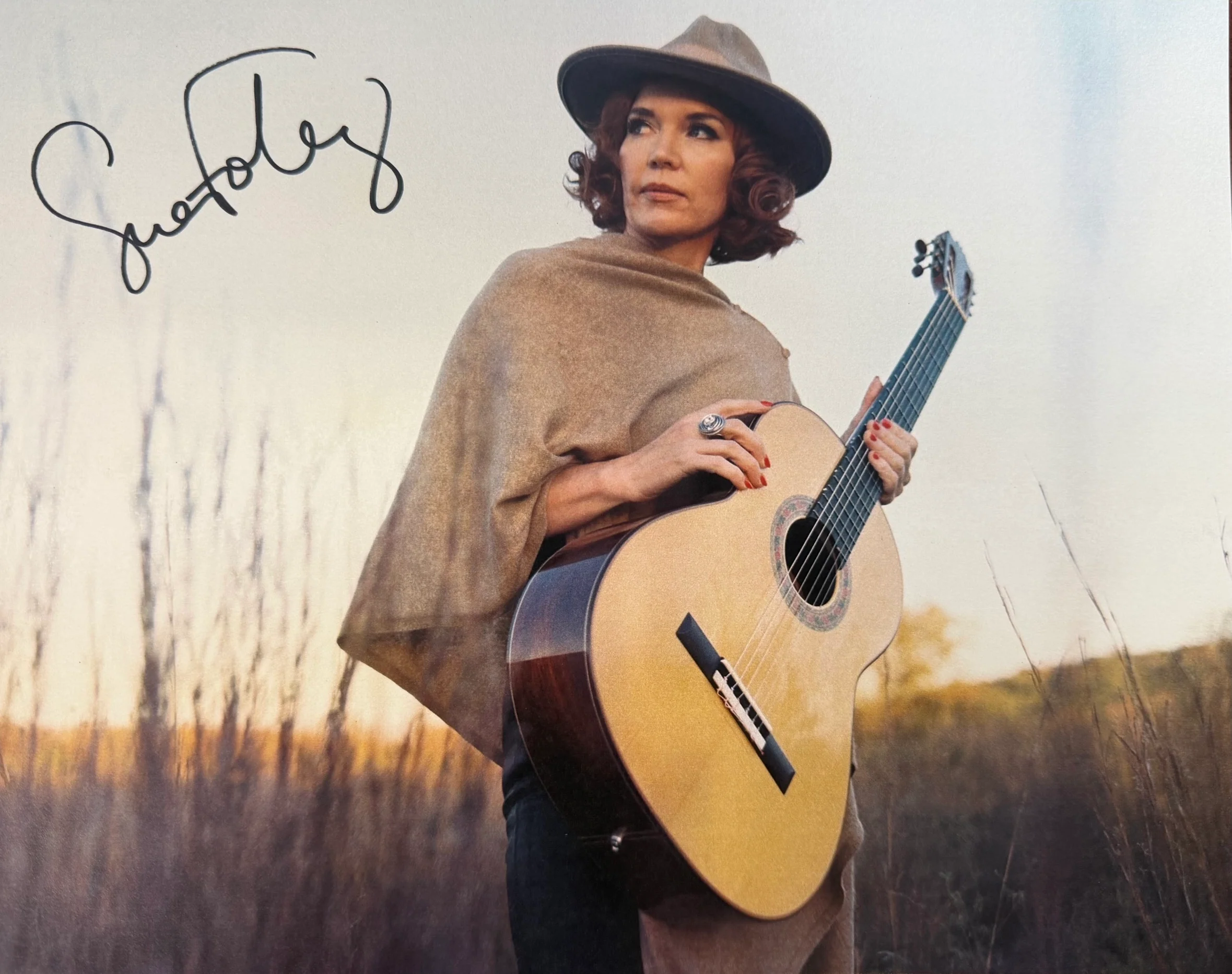 SUE FOLEY - ONE GUITAR WOMAN WITH AUTOGRAPHED PHOTO Vinyl LP - Image 2